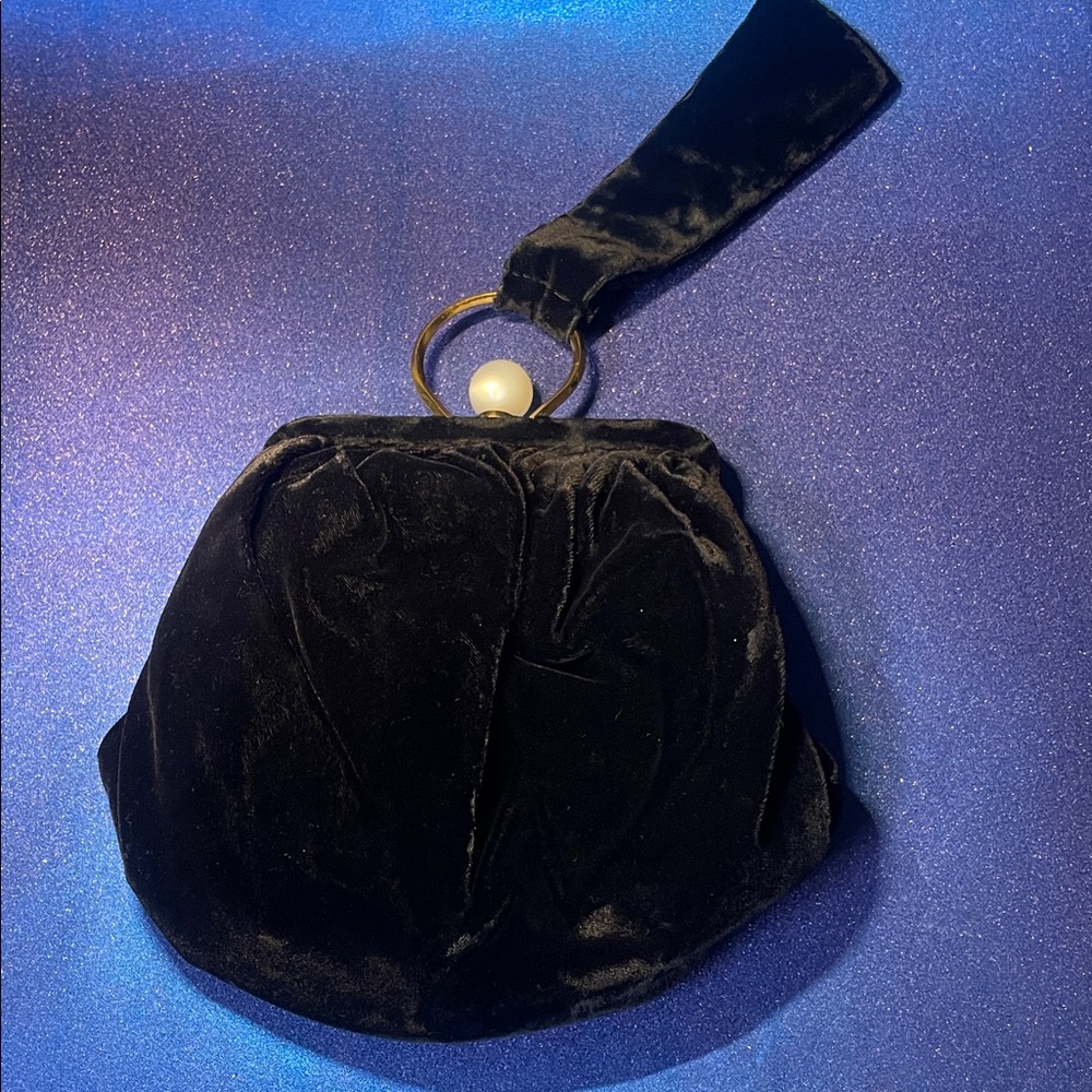 Vintage handmade by G.D.K. Elegant Black Velvet Women's Bag w/ pearl like clasp